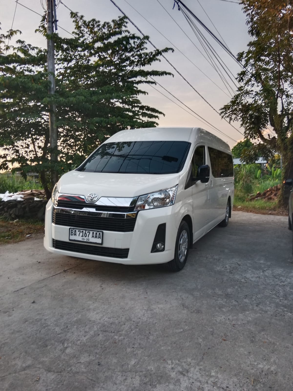 Sewa Mobil Hiace Padang